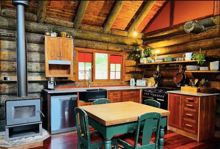 Coromandel Secluded Log Cabin Retreat Hikuai Ngoại thất bức ảnh
